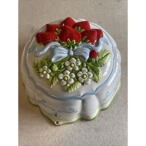 Vintage Franklin Mint Le Cordon Bleu Glazed Ceramic Jello Mold Strawberries
